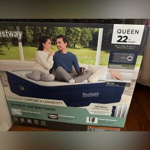 Blue Air Mattress with Built-in Pump
